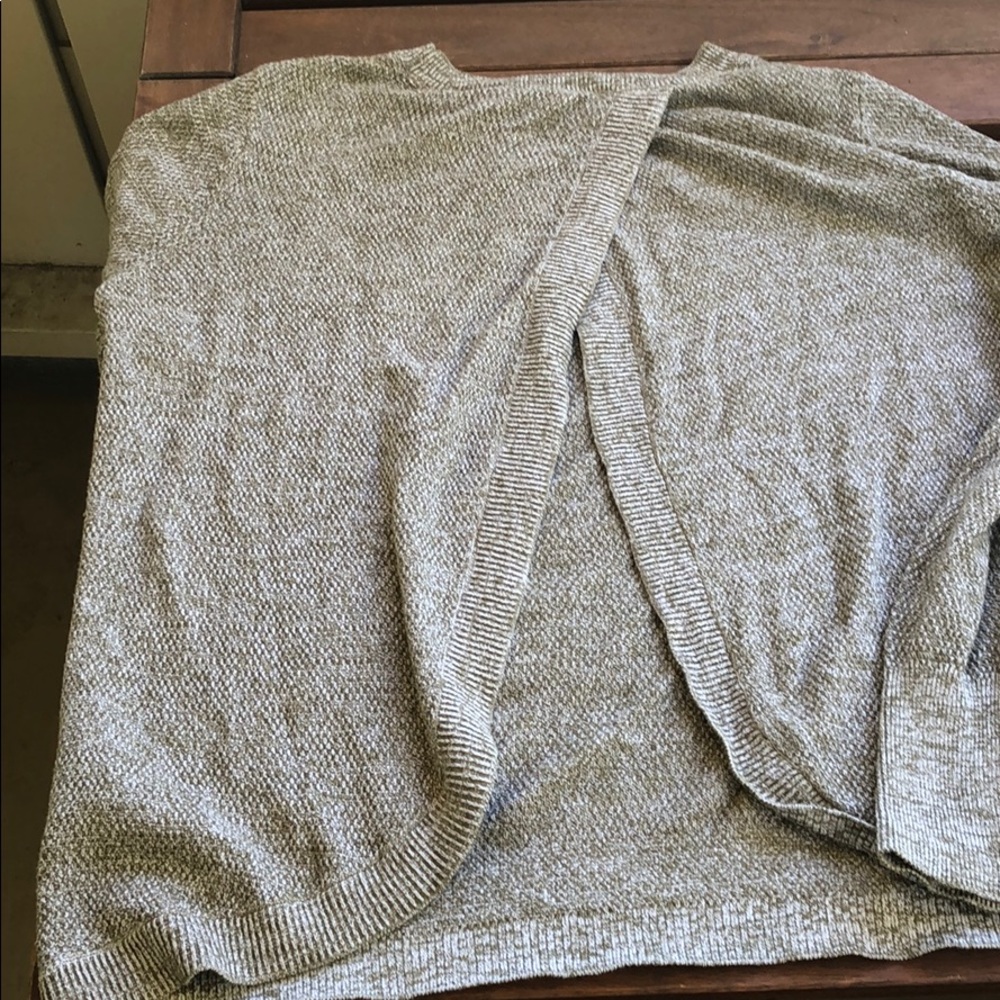 Open back sweater - Picture 3 of 3